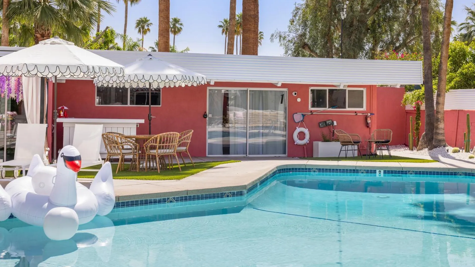 Hébergement de vacances Villa Pool I Hot Tub, King Bed, Bbq, Pets Ok Byard (Adults Only) à Palm Springs États-Unis