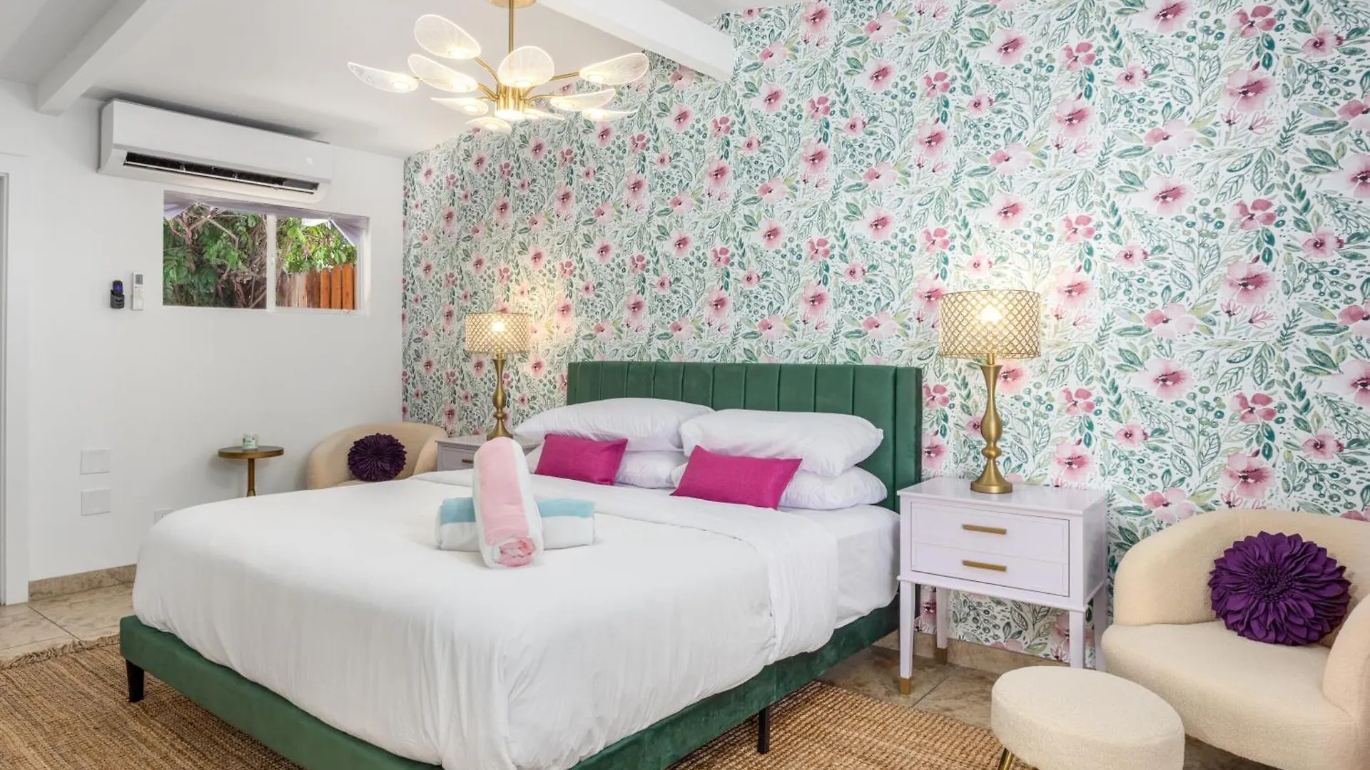 Pool I Hot Tub, King Bed, Bbq, Pets Ok Byard (Adults Only) Vila Palm Springs Casa de Férias